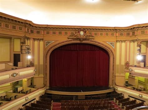 Teatro Coliseo Lomas de Zamora .